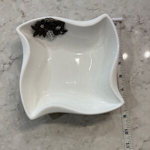 Elegant White Bowl with Floral Accent